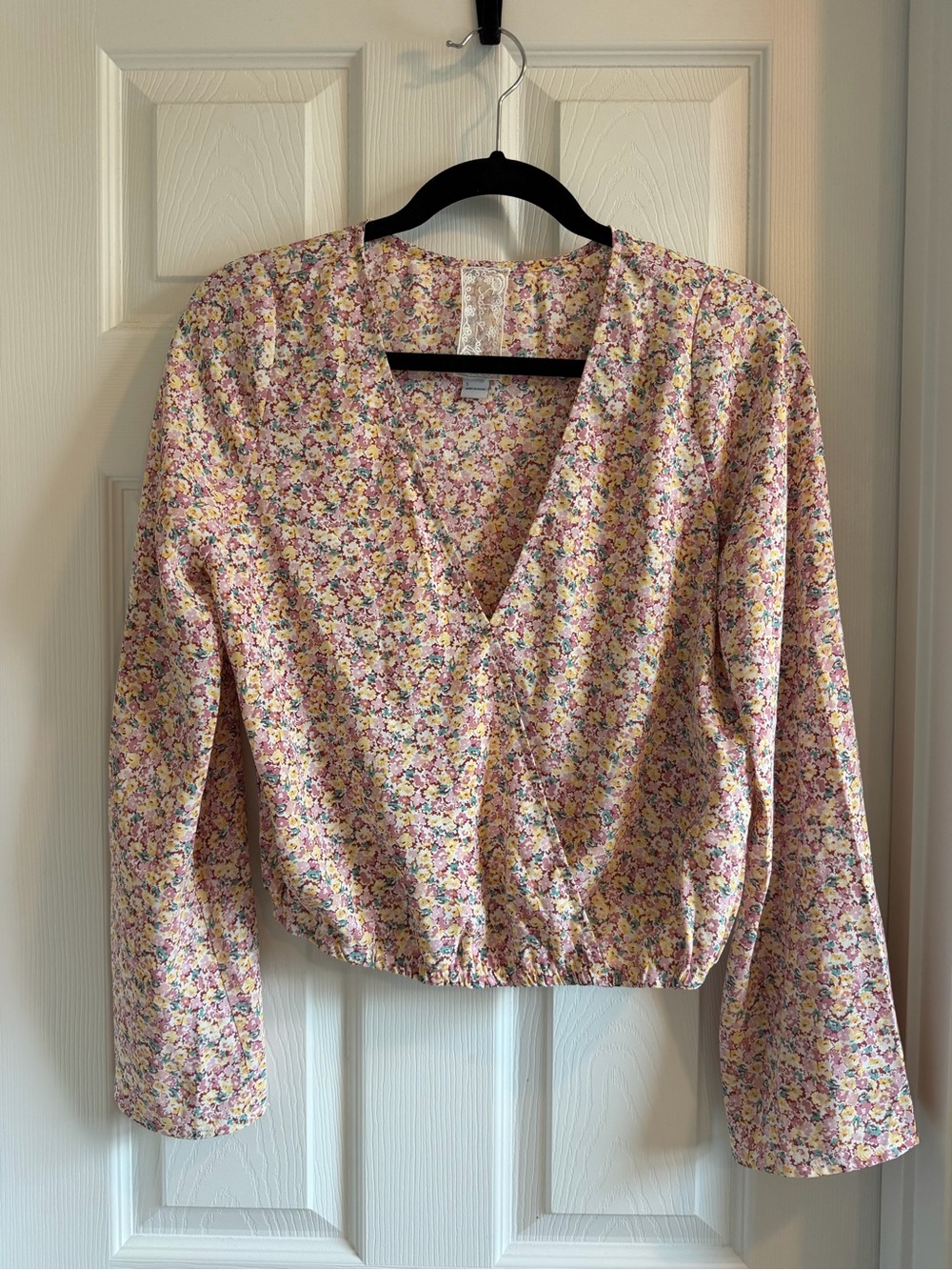 Floral V-Neck Long Sleeve Top in Light Yellow and Pink